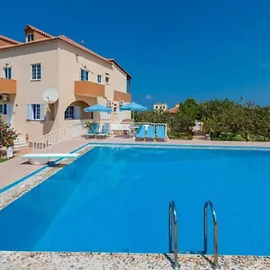 Eleana Apartahotel